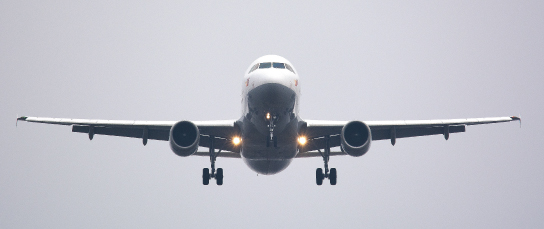 Aankomend vliegtuig - Spuitgieten voor de luchtvaart / Aviation injection moulding parts.